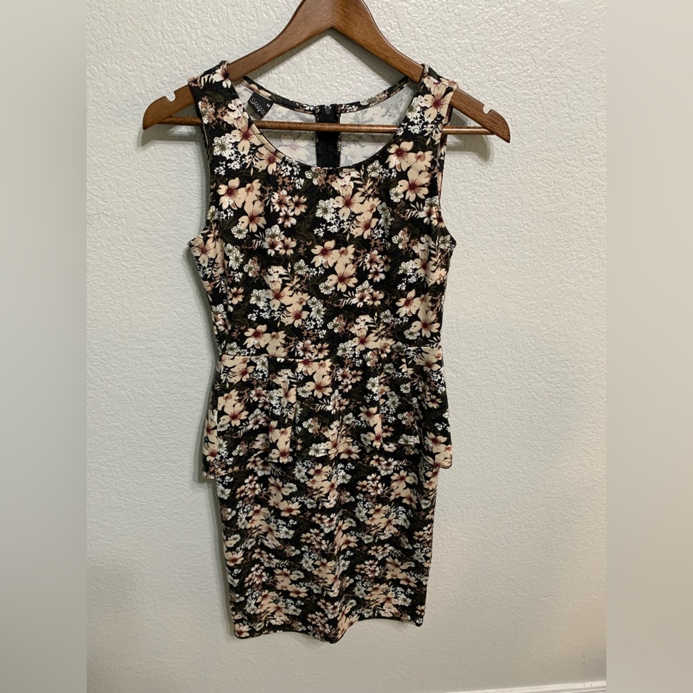 Insync, M, black with flowers